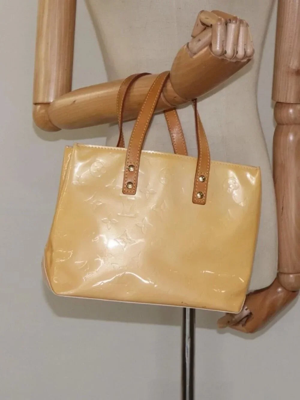 LOUIS VUITTON Monogram Vernis Reade PM Bag Marshmallow Pink M91306 Auth 116202 - Picture 15 of 16